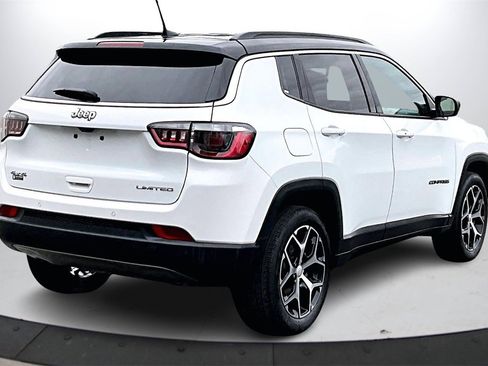 Certified 2024 Jeep Compass Limited image 9