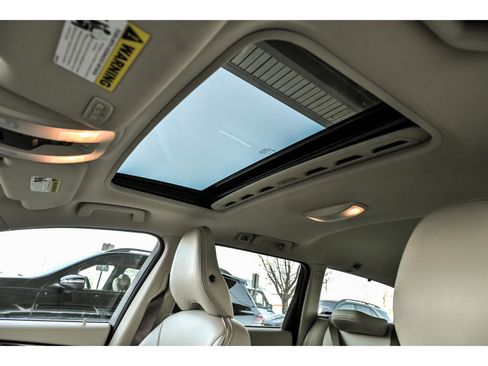 Used 2015 Volvo XC70 T6 Premier Plus image 13