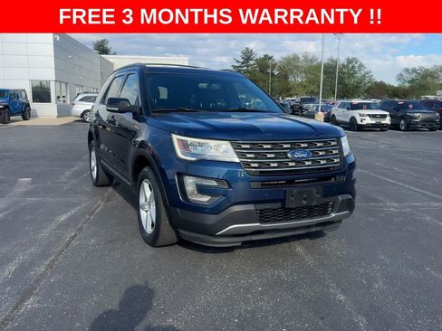 Used 2017 Ford Explorer XLT w/ Equipment Group 202A AWD/4WD image 2