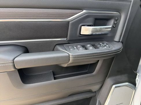 New 2026 RAM 2500 Laramie AWD/4WD image 17