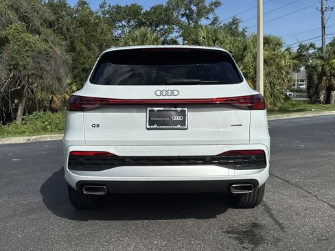 Used 2025 Audi Q5 Premium Plus w/ Premium Plus AWD/4WD image 5