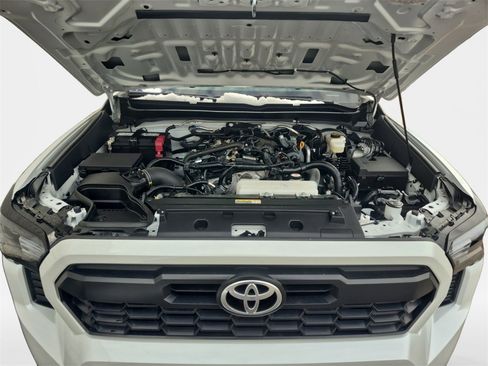 Used 2024 Toyota Tacoma TRD Sport w/ TRD Sport Upgrade Package image 26