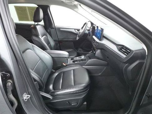 Certified 2025 Ford Escape Platinum AWD/4WD image 33