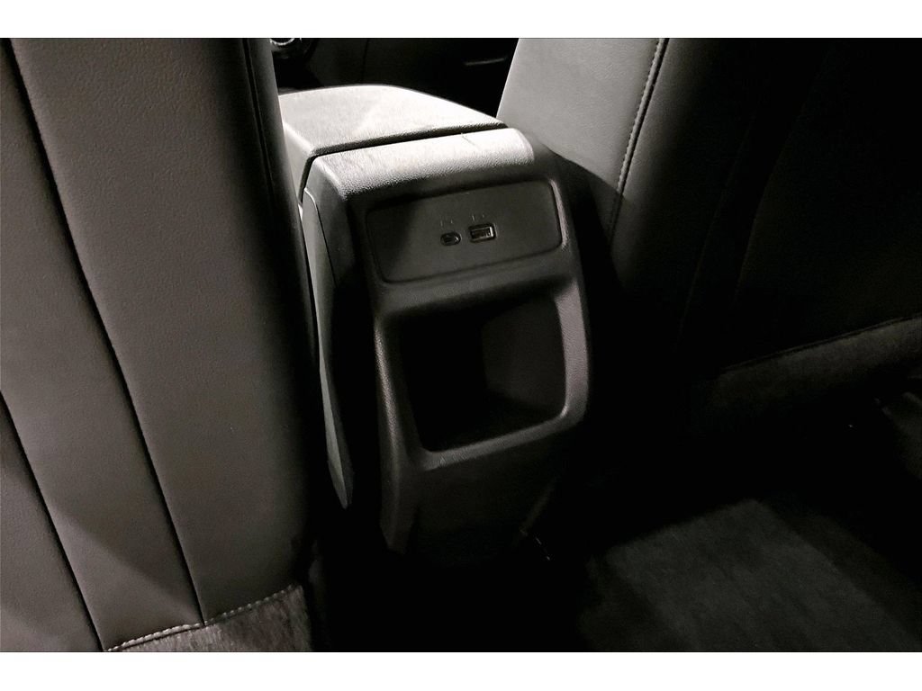 Used 2025 Chevrolet Trax LT FWD image 12