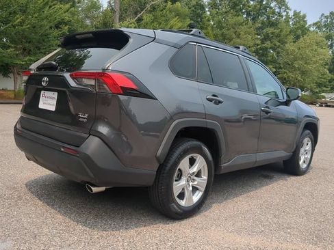Used 2021 Toyota RAV4 XLE w/ Convenience Package AWD/4WD image 4