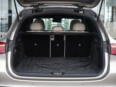 Certified 2024 Mercedes-Benz GLC 300 image 8