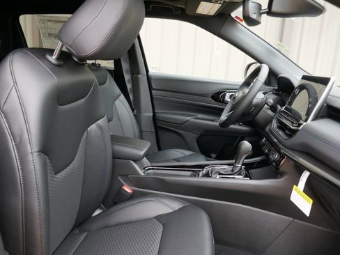 New 2026 Jeep Compass Latitude w/ Sun and Sound Group AWD/4WD image 9