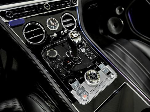 Used 2020 Bentley Continental GT image 25