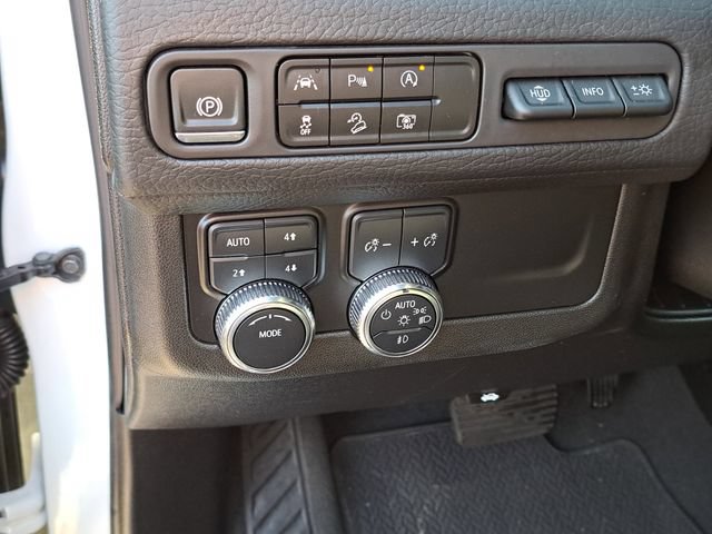 Used 2024 GMC Yukon Denali AWD/4WD image 16