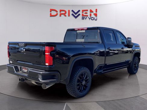 New 2026 Chevrolet Silverado 2500 High Country w/ High Country Premium Package AWD/4WD image 7