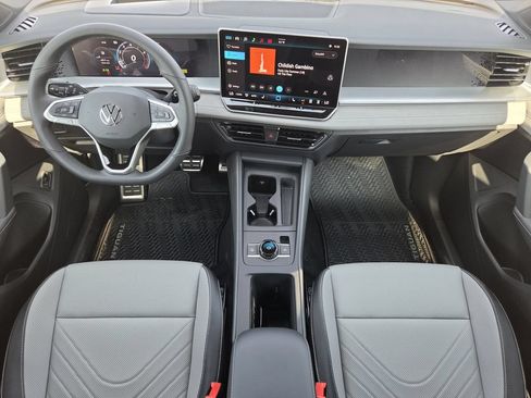 New 2026 Volkswagen Tiguan SE R-Line FWD image 24