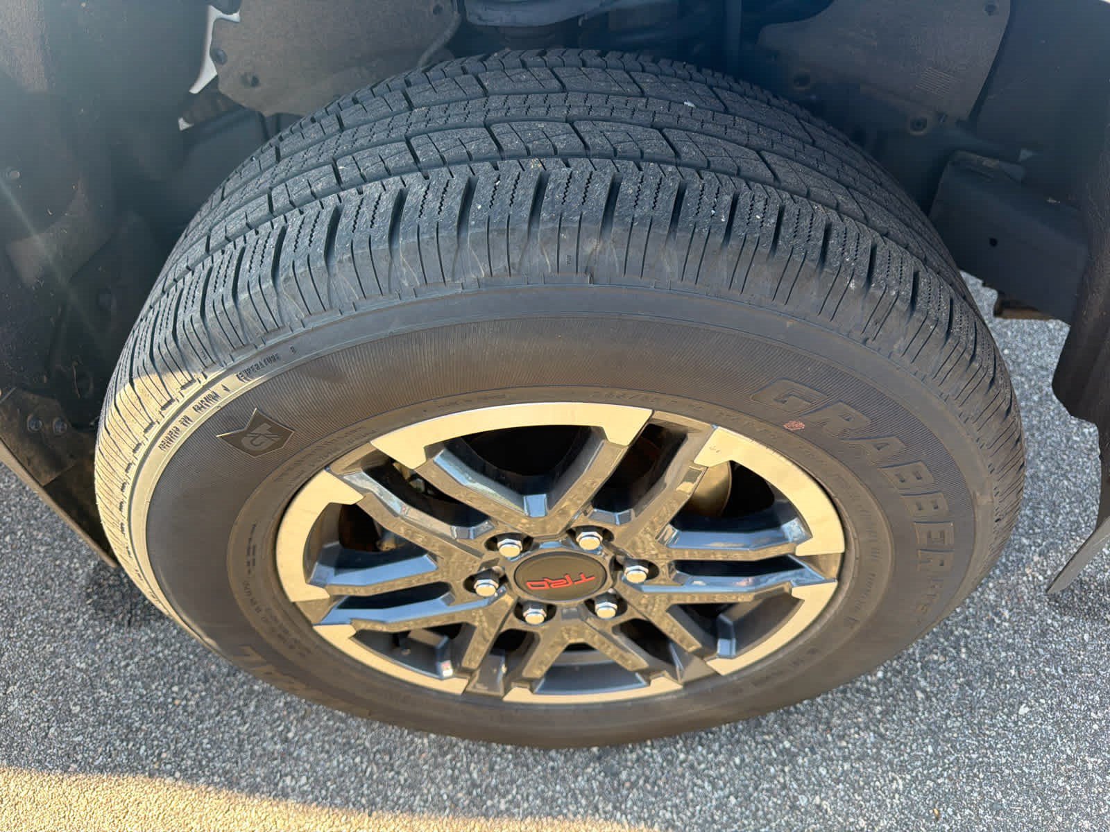 Used 2024 Toyota Tacoma TRD Sport w/ TRD Sport Premium Package AWD/4WD image 5
