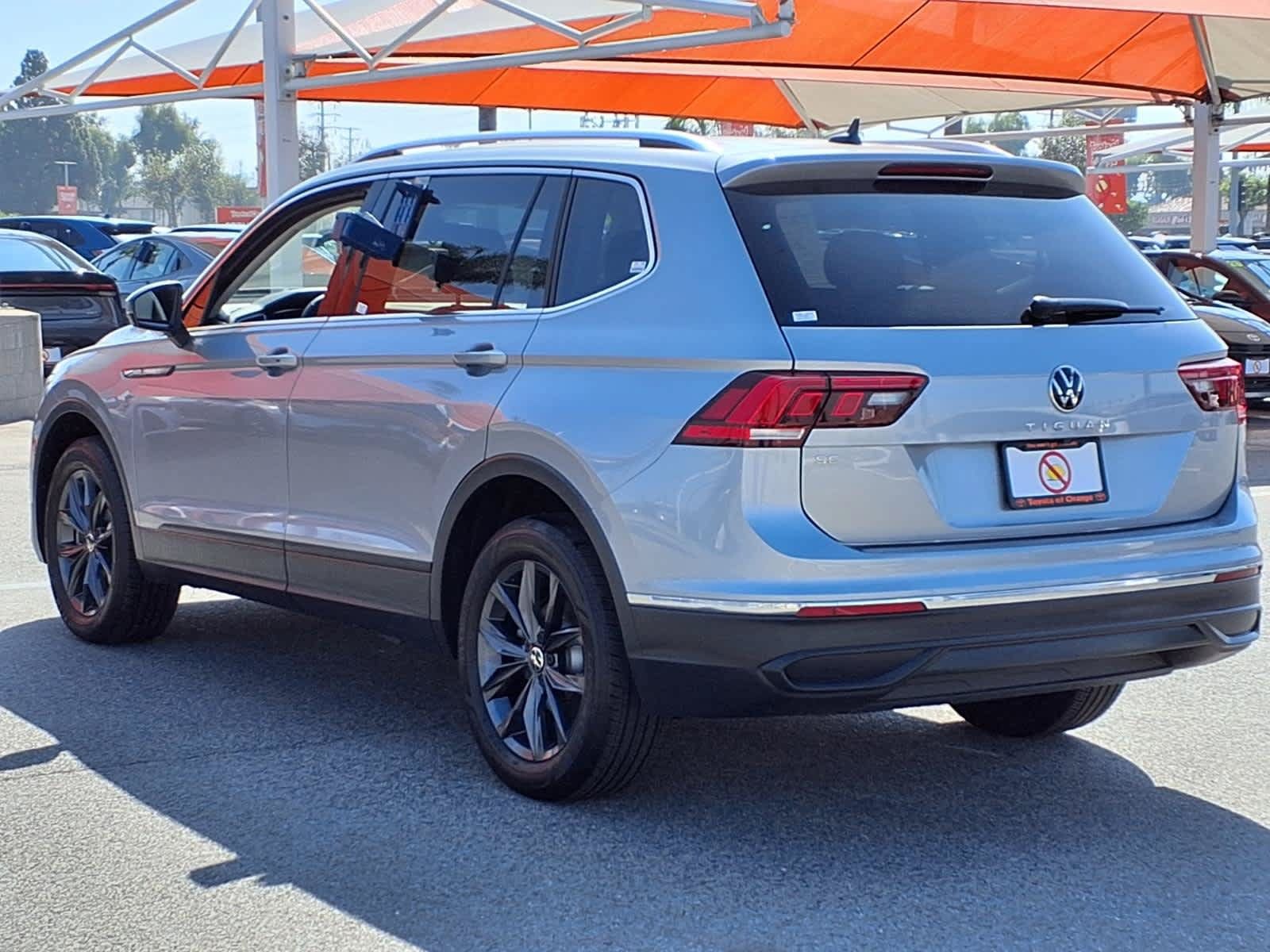 Used 2022 Volkswagen Tiguan SE FWD image 4