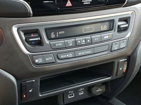 Used 2024 Honda Passport TrailSport image 16