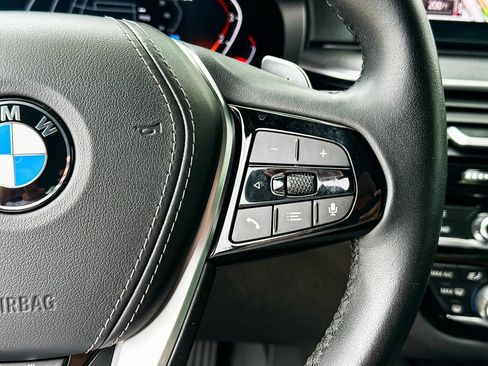 Certified 2022 BMW 530i w/ Premium Package image 17