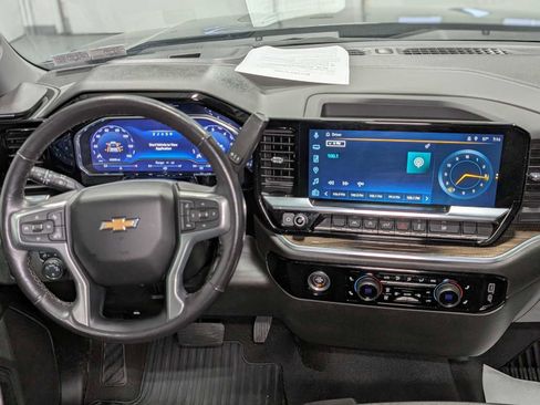 Certified 2022 Chevrolet Silverado 1500 LT AWD/4WD image 16