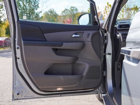 Used 2016 Honda Odyssey Touring Elite image 10