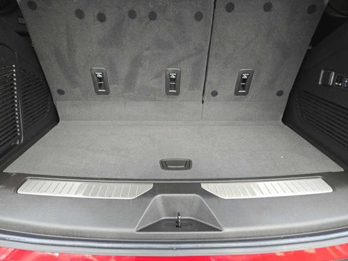 Certified 2024 Chevrolet Tahoe Z71 w/ Luxury Package image 32