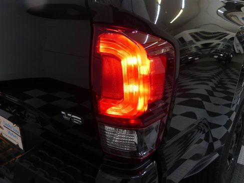 Used 2021 Toyota Tacoma SR AWD/4WD image 14