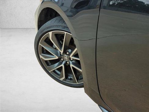 Used 2022 Toyota Corolla SE w/ SE Premium Package FWD image 10