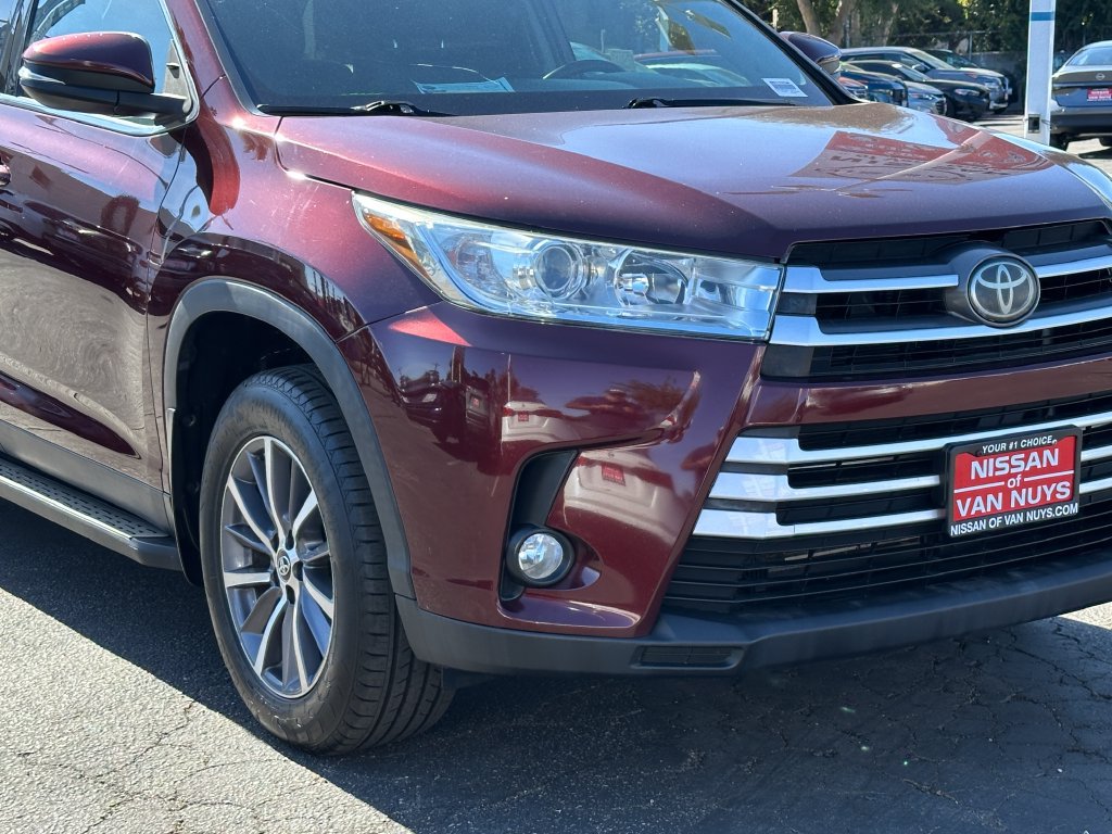 Used 2019 Toyota Highlander XLE FWD image 11