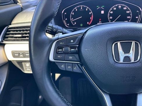 Used 2018 Honda Accord Touring image 11