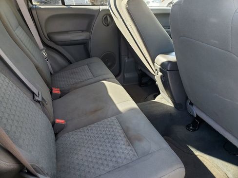Used 2005 Jeep Liberty Sport image 30