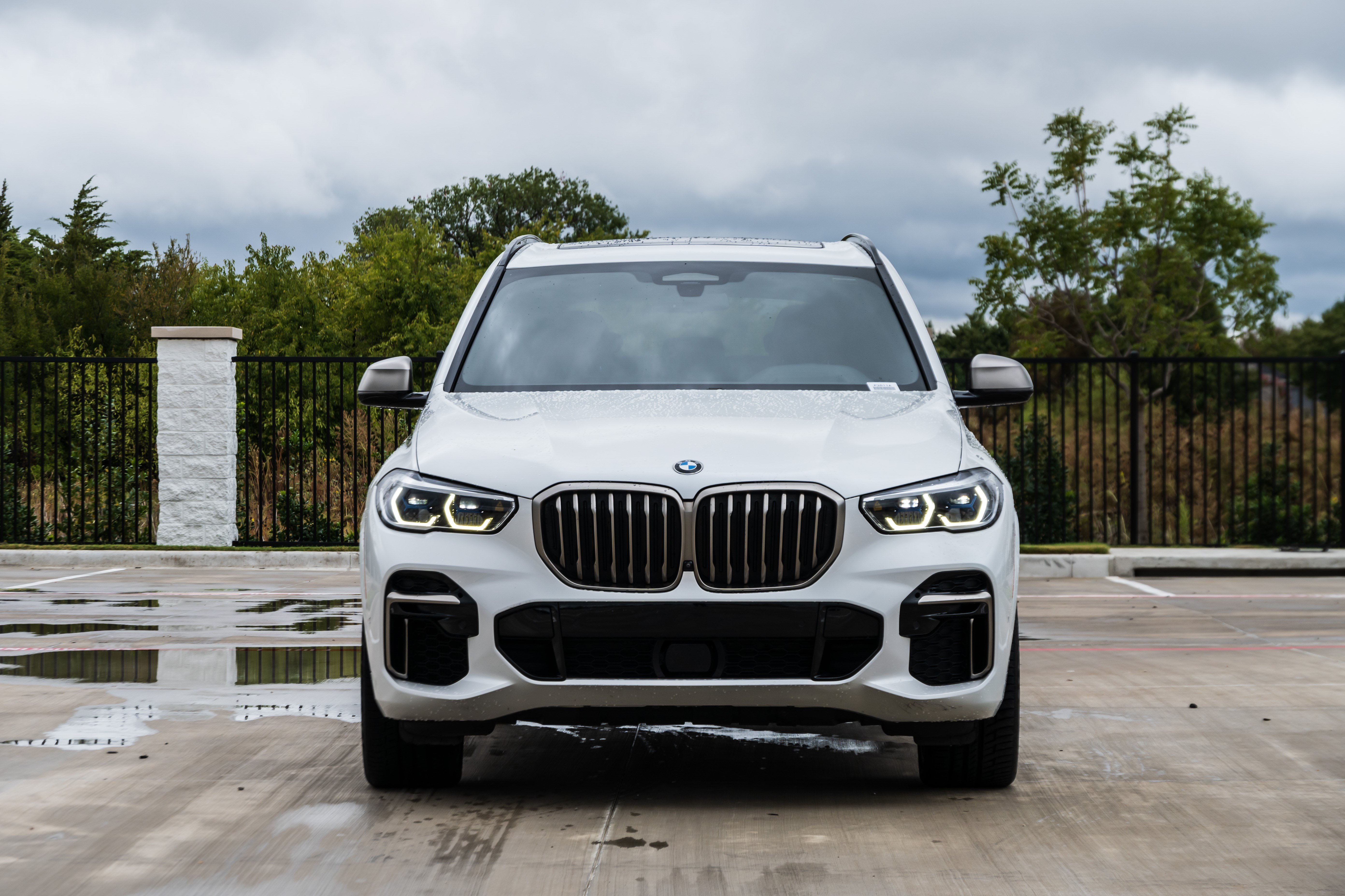 Used 2022 BMW X5 M50i w/ Executive Package AWD/4WD image 3