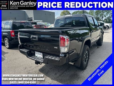 Used 2021 Toyota Tacoma TRD Off-Road w/ TRD Premium Off Road Package AWD/4WD image 9