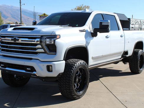 Used 2026 Chevrolet Silverado 3500 High Country w/ High Country Premium Package image 4