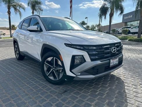 Certified 2025 Hyundai Tucson SEL FWD image 1