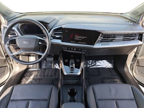 Used 2024 Audi Q4 e-tron Premium Plus image 9