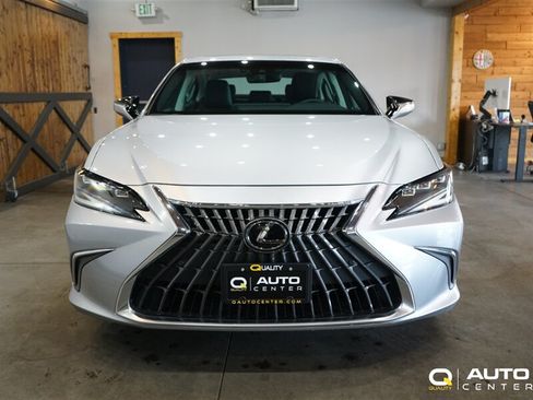 Used 2024 Lexus ES 300h FWD image 2