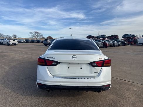 Certified 2023 Nissan Altima 2.5 SR image 6