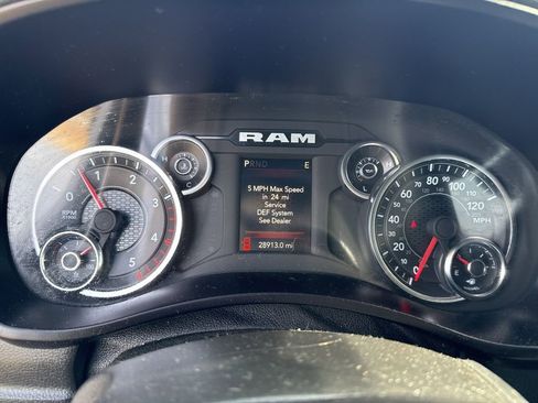 Used 2024 RAM 3500 Tradesman w/ Chrome Appearance Group AWD/4WD image 6