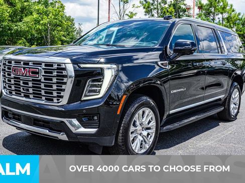 Used 2025 GMC Yukon XL Denali image 3