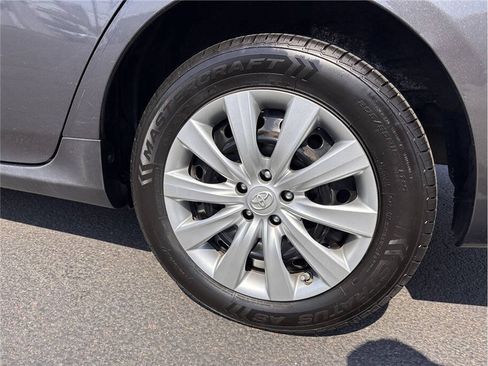 Used 2013 Toyota Corolla LE FWD image 15