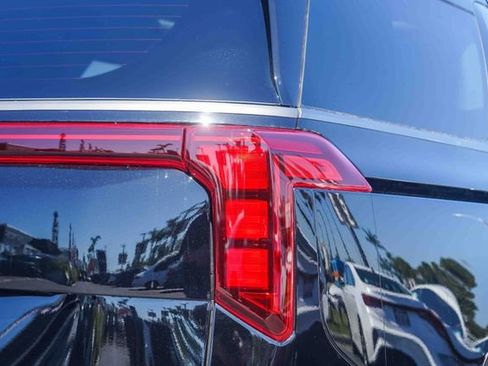 New 2026 Kia Carnival SX w/ SX Dark Edition Package FWD image 8