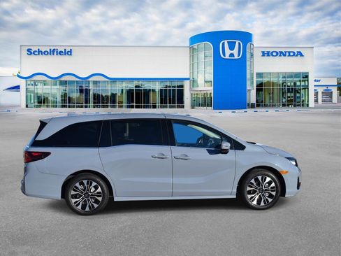 New 2026 Honda Odyssey Elite image 2