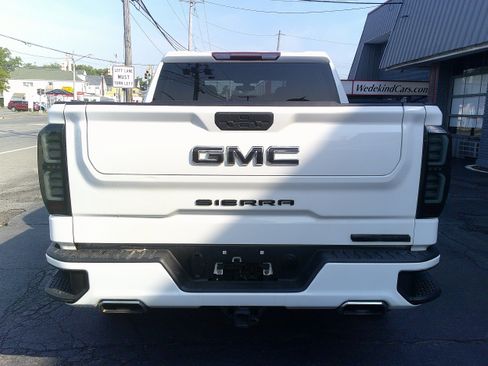Used 2021 GMC Sierra 1500 Elevation w/ X31 Off-Road Package AWD/4WD image 4