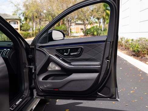 Used 2025 Mercedes-Benz S 63 AMG S image 58