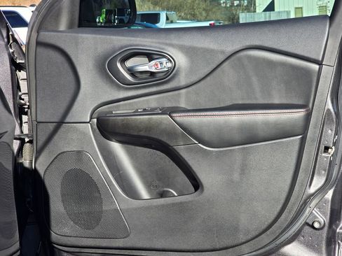 Used 2022 Jeep Cherokee Trailhawk w/ Trailer Tow Group image 46