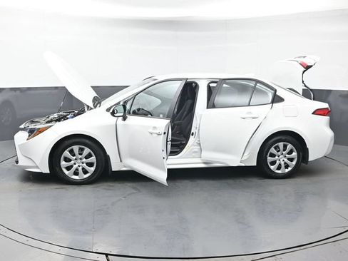 Certified 2025 Toyota Corolla LE FWD image 43