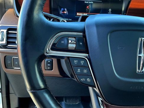Used 2022 Lincoln Navigator L Reserve image 11