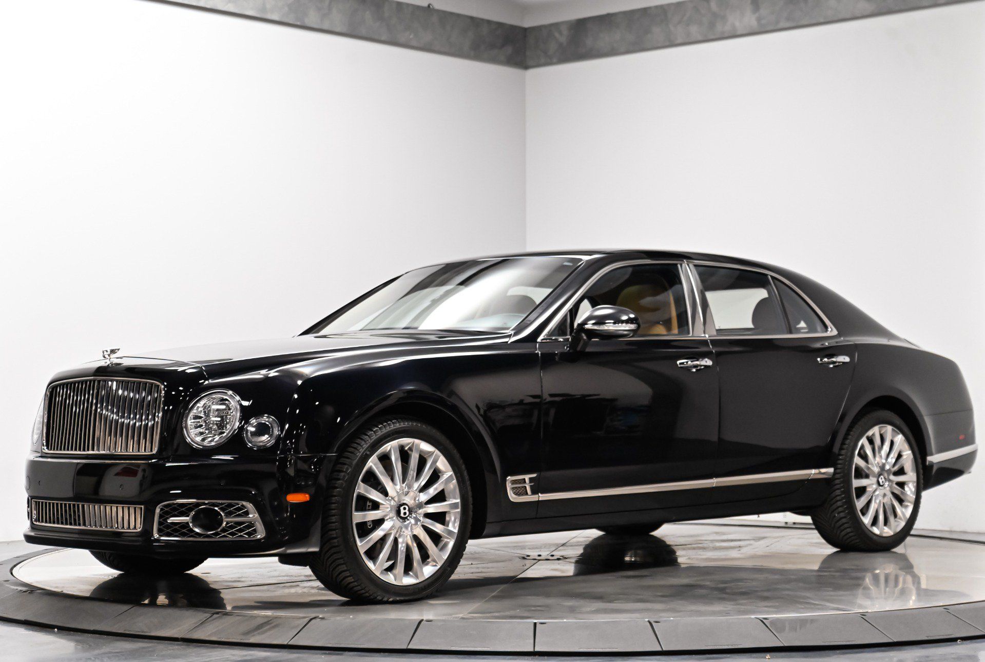 Used 2017 Bentley Mulsanne RWD image 2