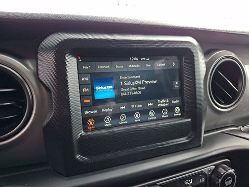 Used 2022 Jeep Wrangler Unlimited Sport image 16