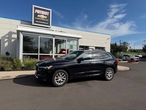 Used 2021 Volvo XC60 T5 Momentum w/ Premium Package AWD/4WD image 2