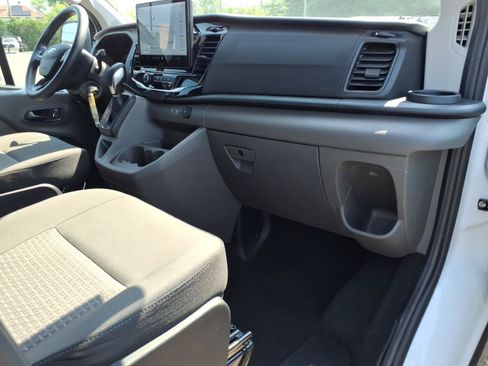 Certified 2024 Ford Transit 350 XLT RWD image 9
