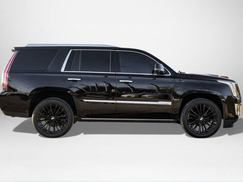 Used 2019 Cadillac Escalade Platinum image 5