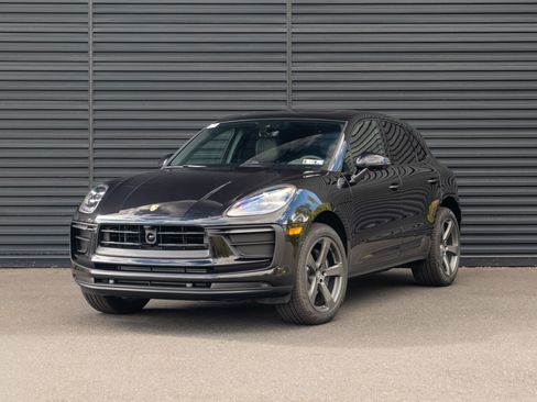 Certified 2026 Porsche Macan AWD/4WD image 1